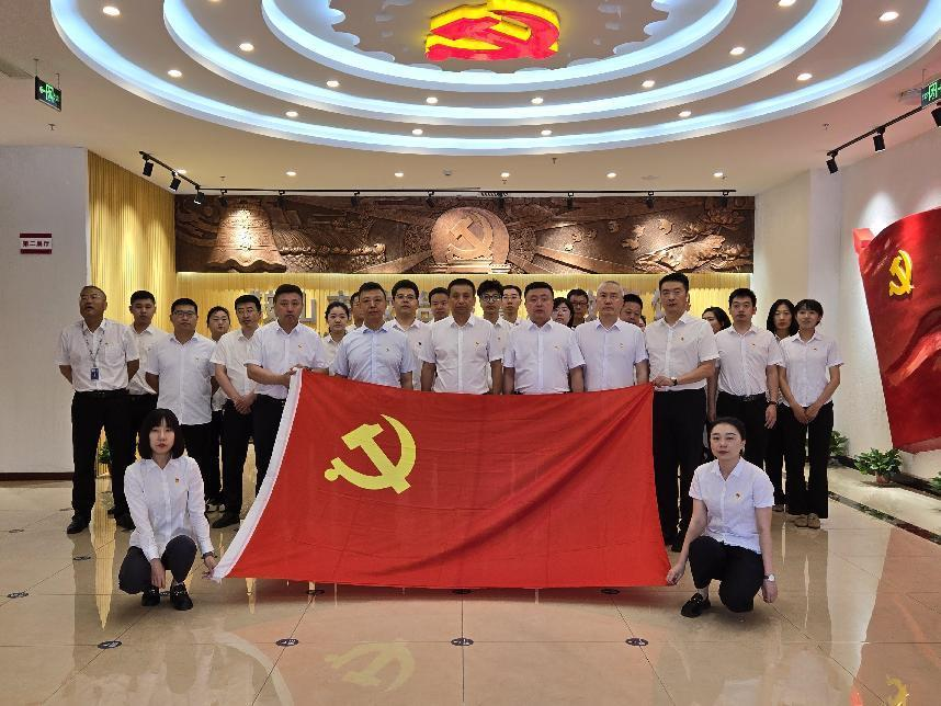 76net必赢官网集团纪委组织党员干部参观警示教育馆